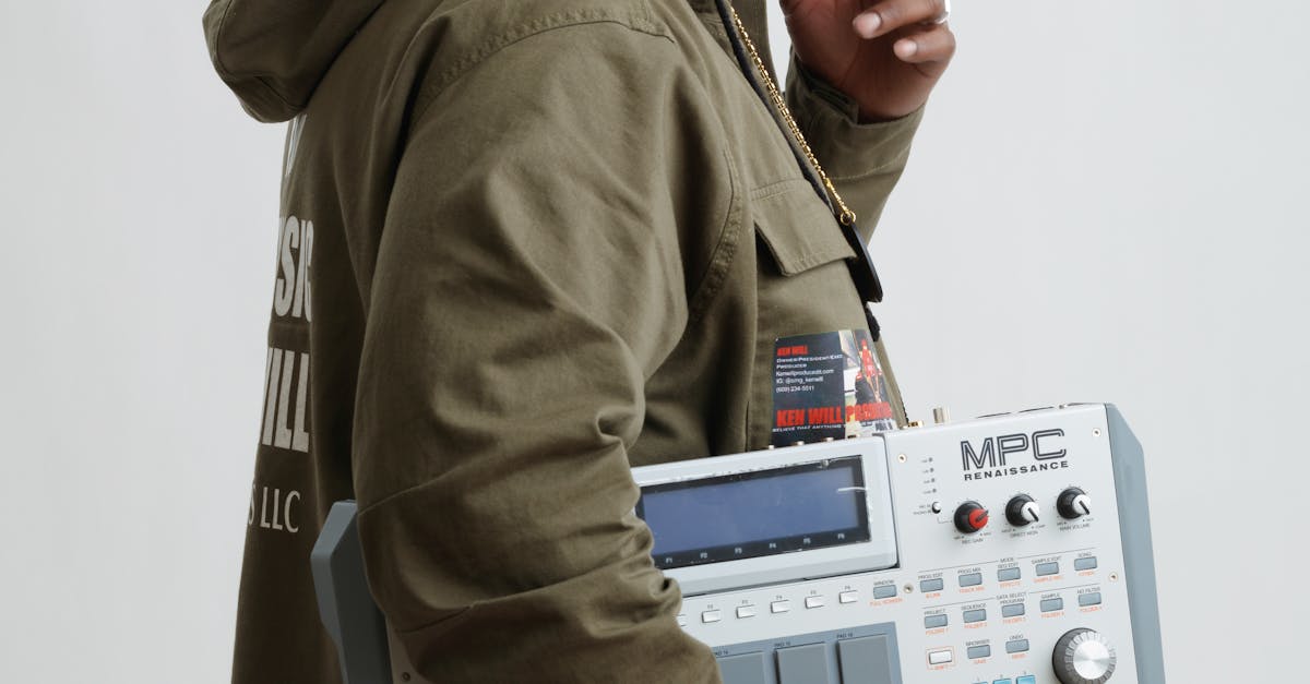 Run Mpc MPC One vs MPC Sample for LoFi Beatmakers: Which One Fits Your Workflow ...